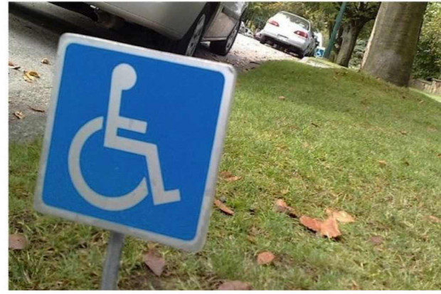 Stare karty parkingowe dla niepełnosprawnych ważne jeszcze do połowy 2015 r.