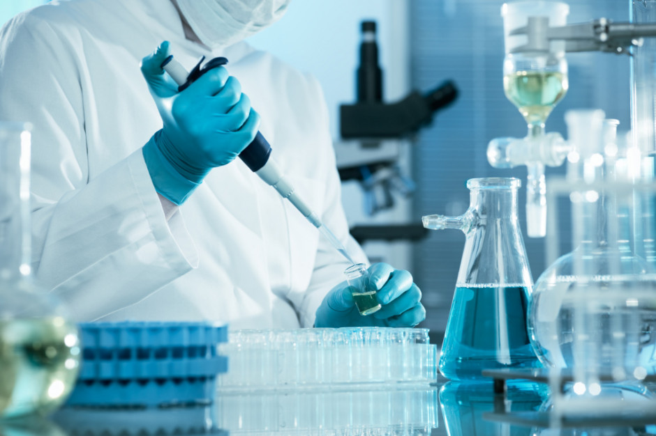 Innowacje w farmacji: jakie rozwiązania zachęcą firmy do inwestycji?