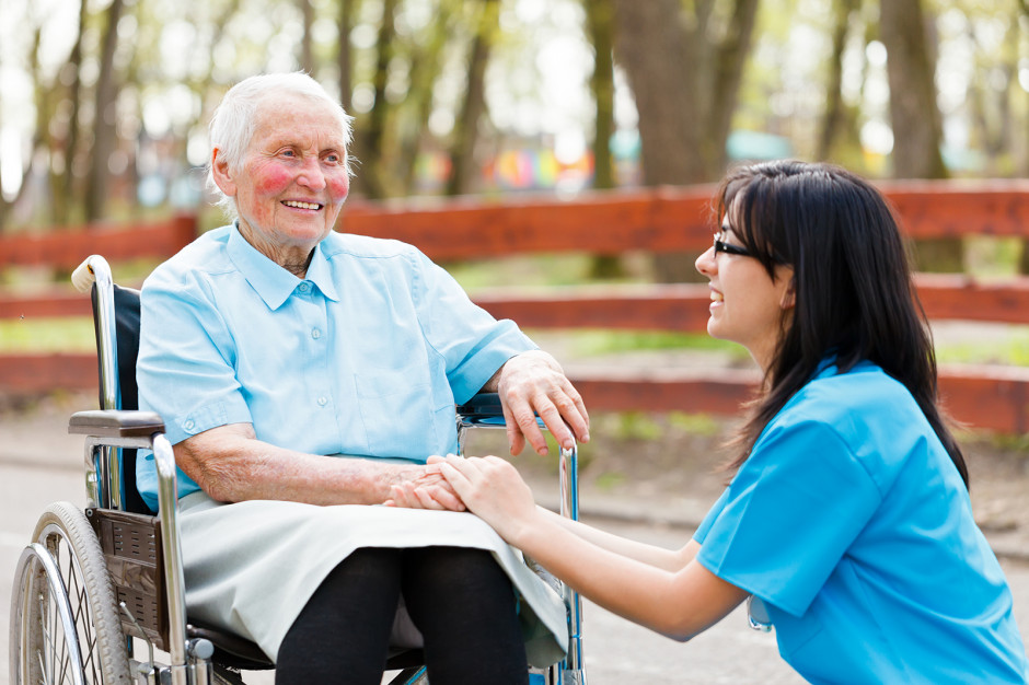 Żywienie medyczne może poprawić funkcjonowanie chorych na Alzheimera Fot. Shutterstock (zdjęcie ilustracyjne) Światowy Dzień Choroby Alzheimera: leki i żywienie medyczne należy stosować jak najwcześniej