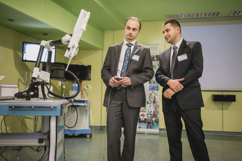 Na zdjęciu PortVisionAble - od lewej Krzysztof Lehrich, Łukasz Mucha - współtwórcy prototypu. Fot. FRK - Mariusz Jakubowski Polska robotyka medyczna: czekamy na przejście z etapu prototypu do produkcji