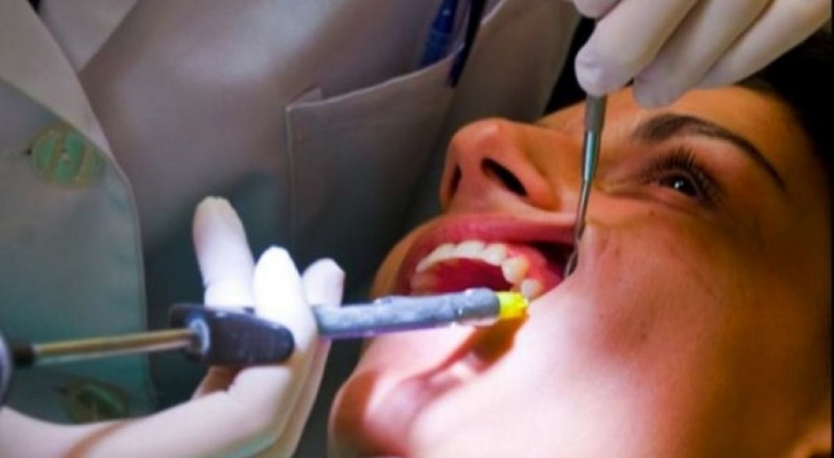 Badania: leczenie stomatologiczne bez borowania możliwe