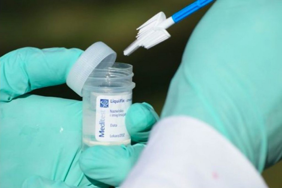 Naklejki na jabłkach przypomną o cytologii i mammografii. Fot. Archiwum Białystok: naklejki na jabłkach przypominają o profilaktyce raka
