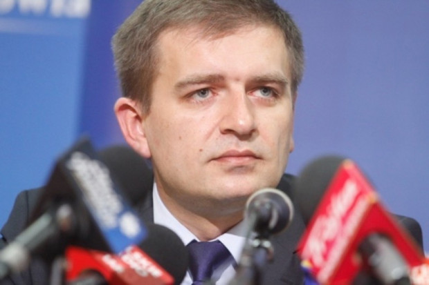 Zdaniem Bartosza Arłukowicza, za leki przepisane przez lekarza nieubezpieczony będzie musiał zapłacić sam. Fot. PTWP Arłukowicz: decyzje kierownictwa MZ są coraz większym ciężarem dla rządu