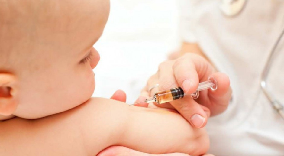 Specjaliści: rezygnacja ze szczepień jest jedną z form krzywdzenia dzieci