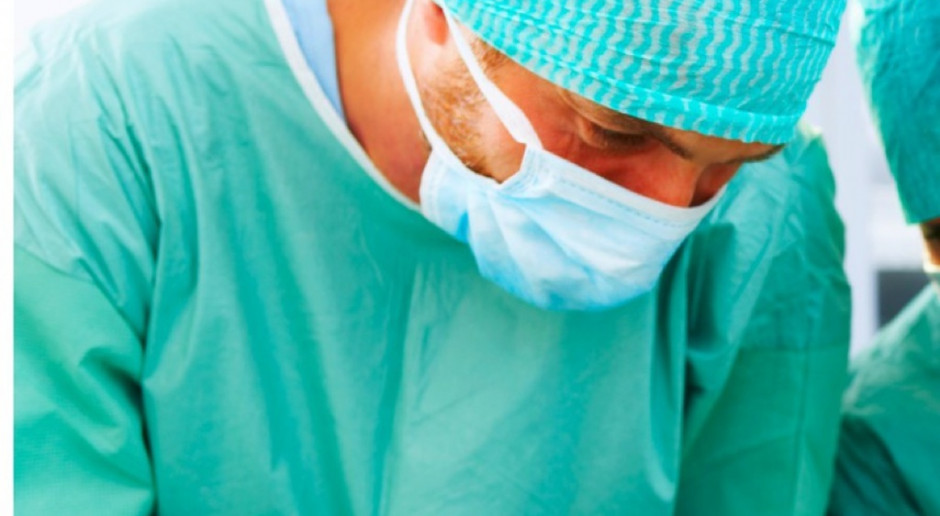 Olsztyn: lekarze pomagają w wyposażaniu swojego szpitala