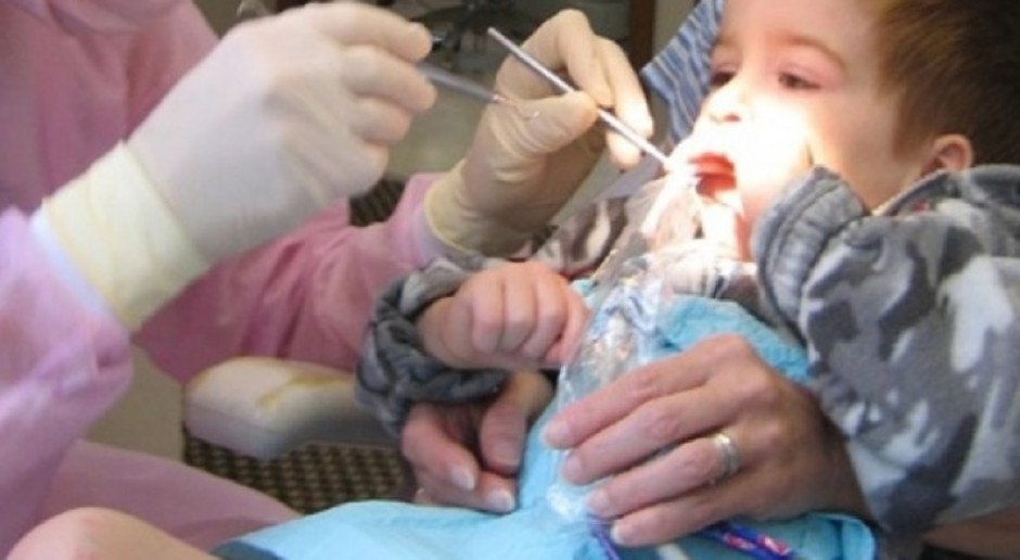 Zachodniopomorskie: dentobus ruszy w trasę, aby bezpłatnie leczyć zęby dzieci