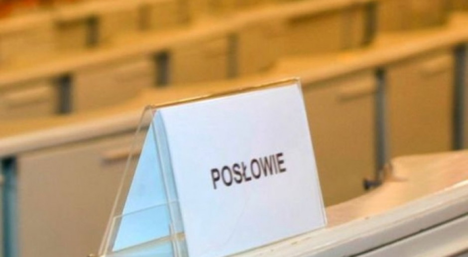 Posłowie twierdzą, że mieli poważne problemy z systemem do zdalnego głosowania. Fot. PTWP Tyszka, Lorenz i Filiks mają wątpliwości do głosowania ws. wotum nieufności dla szefa MZ