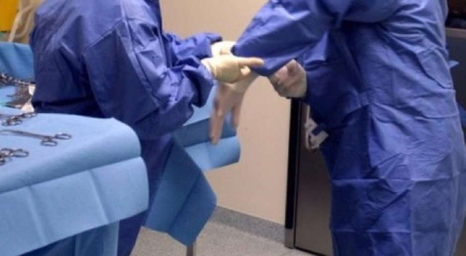 Śląskie: naukowcy opatentowali powłokę noża chirurgicznego tnącego nerwy obwodowe