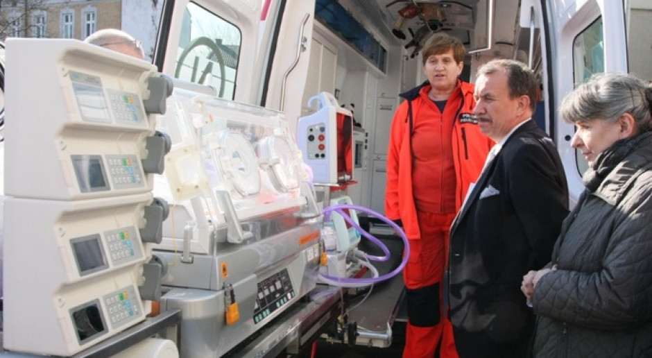 Małopolskie: nowy ambulans zastąpi wysłużoną karetkę neonatologiczną