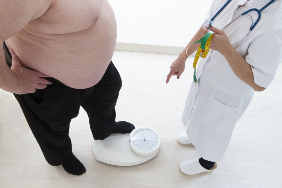 Wśród przyczyn nadwagi i otyłości eksperci wymieniają m.in. większe porcje oraz wszechobecność produktów przetworzonych. Fot. Shutterstock Nadwagę ma już co trzeci człowiek na świecie. Za dużo jemy