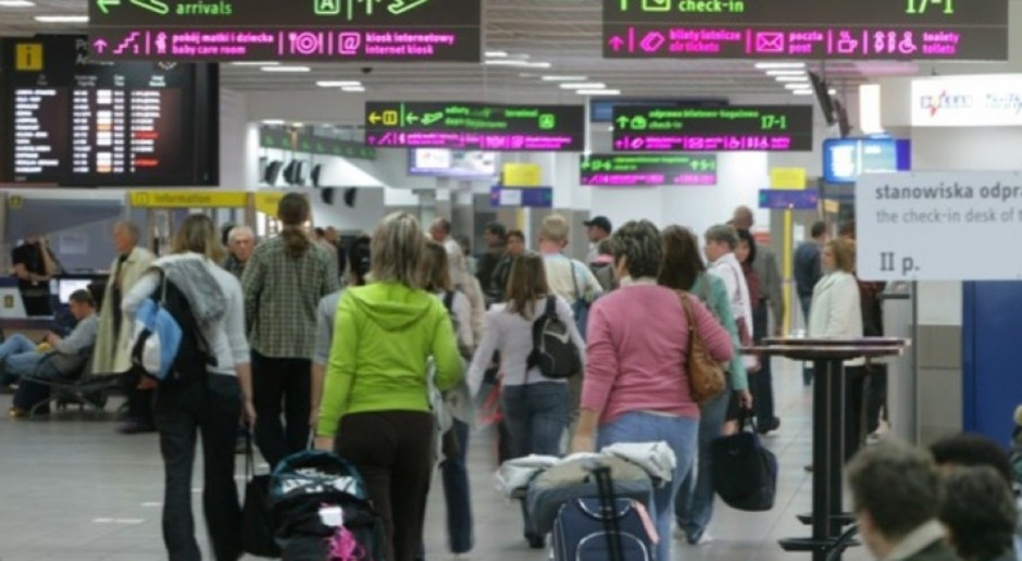 Opole: wakacje tuż-tuż, wydłużają się kolejki po EKUZ