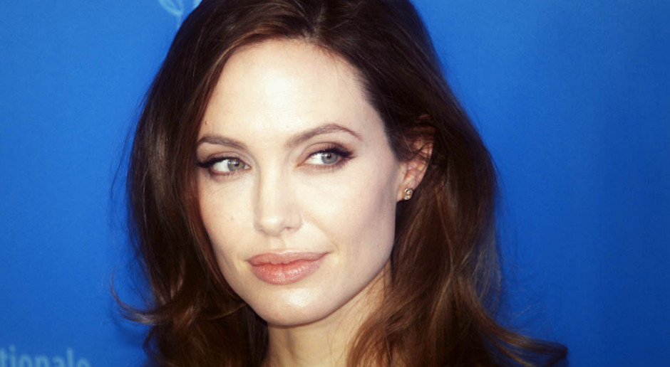 Angelina Jolie: przeszłam profilaktyczną operację usunięcia jajników