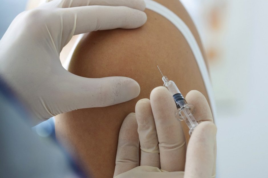 Miasto sfinansuje też 714 szczepionek przeciwko wirusowi brodawczaka ludzkiego (HPV) dla 12-letnich dziewczynek. Fot. Shutterstock Lublin: w roku 2017 miasto wyda na szczepienia 700 tys. zł
