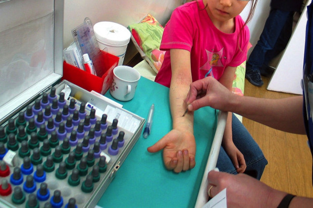 Test alergiczny; FOT. PTWP Prof. Czarnobilska: rośnie liczba osób cierpiących na alergie
