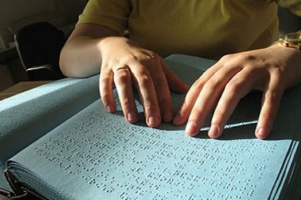 Muzeum Budownictwa Ludowego przygotowało również przewodnik dźwiękowy i katalog w alfabecie Braille'a Fot. Archiwum RZ Warmińsko-Mazurskie: wystawa dostępna dla niewidomych