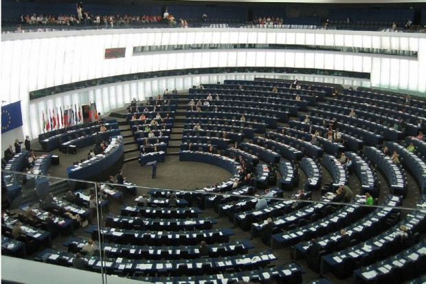 To odpowiedzią Parlamentu Europejskiego na niedawne skandale medyczne związane np. z wszczepianiem implantów piersi wytwarzanych z gorszej jakości silikonu przemysłowego. Fot. archiwum Kody i bazy danych: ściślejsza kontrola wyrobów medycznych w UE