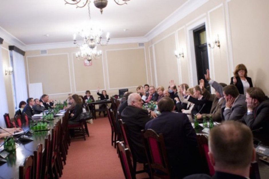 Sejm: Komisja za odrzuceniem poprawek PiS i ZP do projektu o in vitro