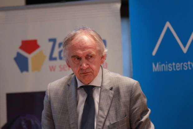 Minister zdrowia prof. Marian Zembala FOT. PTWP Warszawa na trasie gospodarskich wizyt ministra Zembali