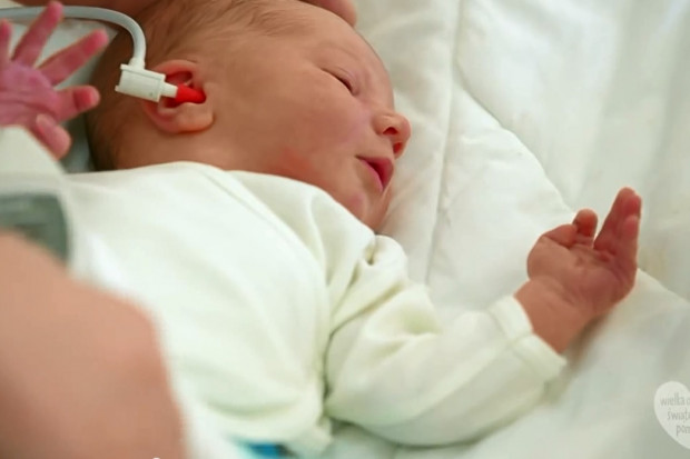 W przypadku dzieci niedosłyszących i głuchych kluczowa dla ich przyszłego funkcjonowania w społeczeństwie jest bardzo wczesna diagnostyka Fot. Archiwum (zdjęcie ilustracyjne) Eksperci: wczesna diagnoza kluczowa dla dziecka z dysfunkcją słuchu