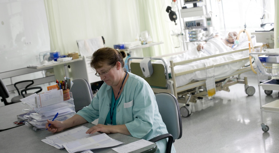 Postulat NIPiP: przekazywanie raportów pielęgniarskich - pisemnie i ustnie