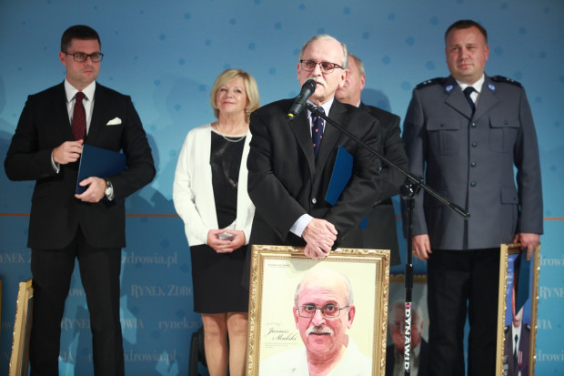 Prof. Janusz Skalski został wyróżniony również przez Rynek Zdrowia. W 2015 r. otrzymał Porter Medycyny Polskiej w kategorii Lider Rynku Zdrowia. Fot. PTWP Kardiochirurg dziecięcy honorowym obywatelem Krakowa