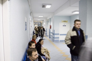 Czy do lekarza specjalisty w poradni trafimy szybciej? Jest zapowiedź zniesienia limitów przyjęć