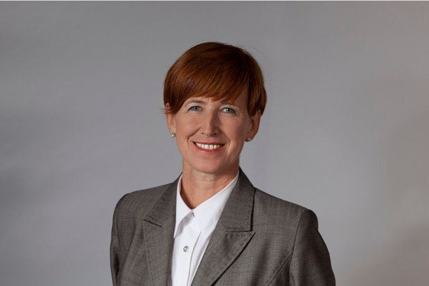 Elżbieta Rafalska odwiedziła oddział pediatryczny WIM w ramach akcji Fundacji Instytutu Strategii i Rozwoju pod hasłem "Mikołaj Pamięta". Fot. Archiwum Minister odwiedziła małych pacjentów Wojskowego Instytutu Medycznego