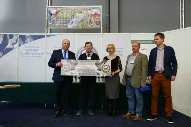 W trakcie tegorocznej licytacji sprzedano 129 ptaków, podarowanych przez hodowców z całej Polski za sumę 51,1 tys. zł. Fot. Materiały prasowe Kielce: mają gołębie serca, zebrali dla dzieci z onkologii 51 tys. zł