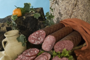 Wielkanocne jajka i wędliny z majonezem - pyszne, ale jedzmy myśląc o zdrowiu