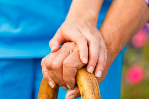 Podczas pandemii liczba świadczeń geriatrycznych w Polsce spadła o 30 proc.
