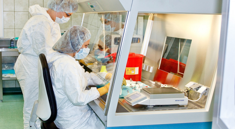 Pracownia leku cytostatycznego. Fot. Świętokrzyskie Centrum Onkologii ŚCO uruchomiło Ośrodek Koordynacji Badań Klinicznych