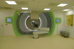 Centrum cyklotronowe za 265 mln zł obsłużyło 13 dzieci. Apel posła do MZ