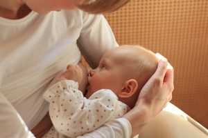 Karmienie piersią zmniejsza ryzyko nadciśnienia u matki