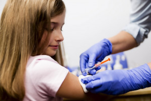 W hurtowniach i aptekach znów brakuje szczepionek