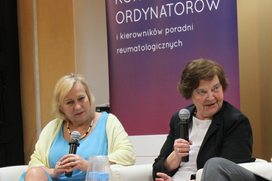 Prof. Brygida Kwiatkowska i prof. Anna Filipowicz-Sosnowska. Fot. NIGRiR Leczenie biologiczne w reumatologii: jakie kryteria najlepsze dla pacjenta?