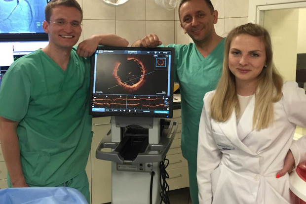 Zespół z Centrum Badawczo-Rozwojowego AHP pracujący nad polskim stentem biodegradowalnym; FOT. AHP Jest prototyp pierwszego polskiego biodegradowalnego stentu