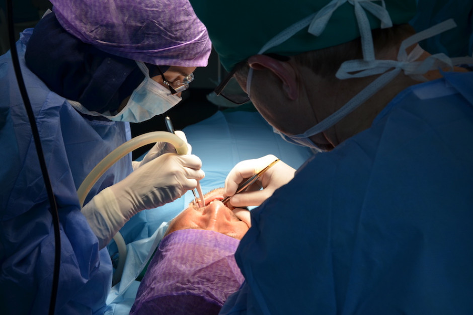 W Polsce rocznie wszczepia się już ponad 100 tys. implantów stomatologicznych; FOT. Materiały prasowe Polski rynek implantów stomatologicznych ma przyszłość