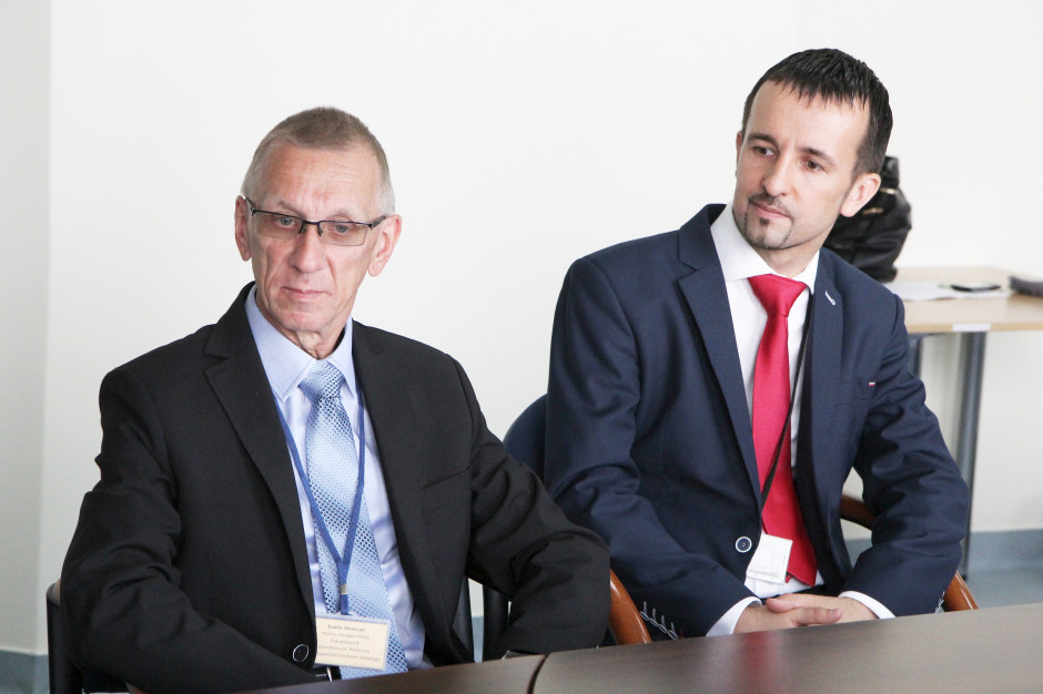 Dr Michał Chrobot (z prawej), prezes Polskiego Towarzystwa Koderów Medycznych. Fot. Materiały prasowe Koderzy medyczni o zmianach w systemie ochrony zdrowia