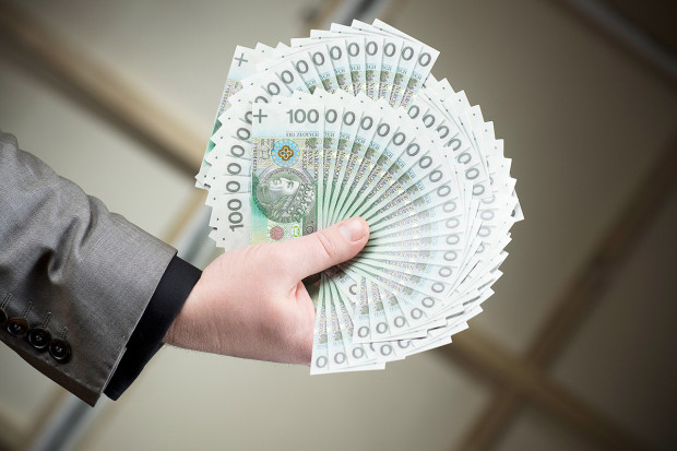 Resort o minimalnych wynagrodzeniach pracowników medycznych: etapami do 2021 r.
