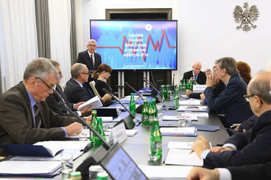 Podczas konferencji w Senacie Specjaliści: kompleksowa opieka pozawałowa ratuje życie