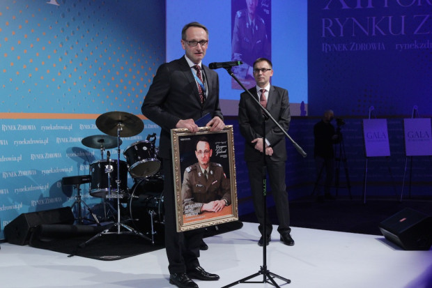 W październiku podczas XII Forum Rynku Zdrowia Grzegorz Gielerak został Laureatem Portretów Polskiej Medycyny 2016 w kategorii Menedżer Rynku Zdrowia (placówki publiczne). Fot. PTWP Szef Wojskowego Instytutu Medycznego generałem dywizji