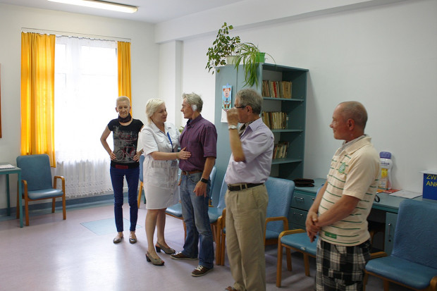 Ćwiczą głos zastępczy i komunikowanie się z otoczeniem. Fot. ŚCO Kielce: laryngektomowani tu najliczniej reprezentowani