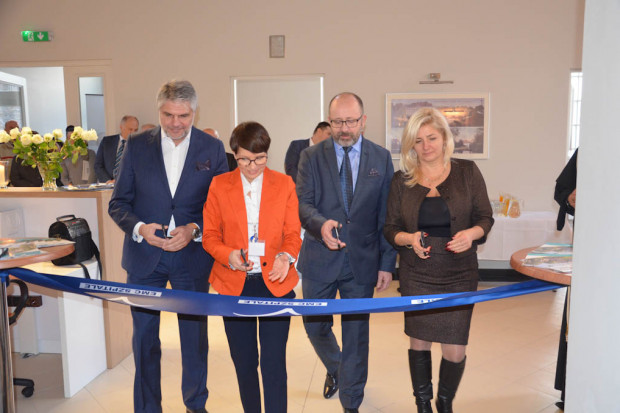 Podczas otwarcia przychodni EMC w Kowarach Kowary: nowa siedziba przychodni EMC jest już gotowa
