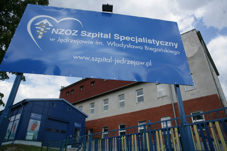 Prywatna spółka Artmedik prowadząca od 8 lat szpital w Jędrzejowie, chce go rozbudować.Fot. PTWP (zdjęcie archiwalne) Jędrzejów: starostwo zaproponuje operatorowi wydłużenie dzierżawy szpitala