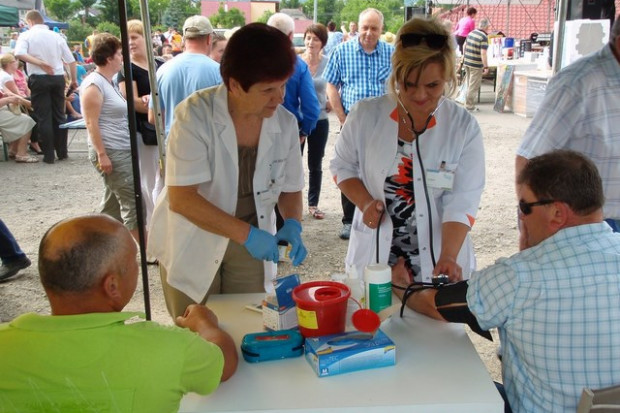 Badania profilaktyczne podczas festynu. Fot. Centrum Zdrowia Tuchów Sp. z.o.o. Centrum Zdrowia Tuchów podsumowało działania profilaktyczne w 2016 r.