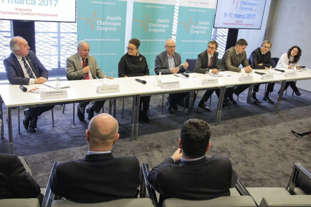 Członkowie Rady Naukowej HCC i organizatorzy przedstawili program Kongresu podczas poniedziałkowej (16 stycznia) konferencji prasowej. Fot. PTWP II Kongres Wyzwań Zdrowotnych - znacznie więcej niż medycyna