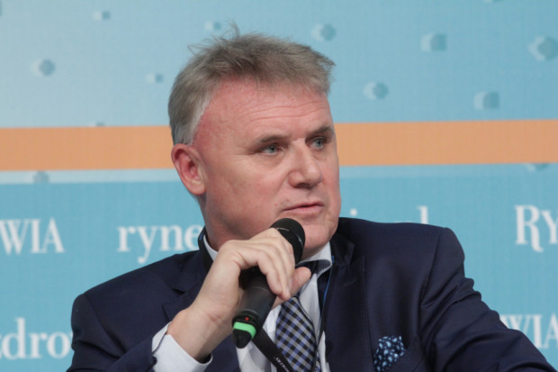 Janusze Szafraniec, prezese Izby POLMED; FOT. PTWP Refundacja: czym różnią się leki od wózka inwalidzkiego i strzykawki