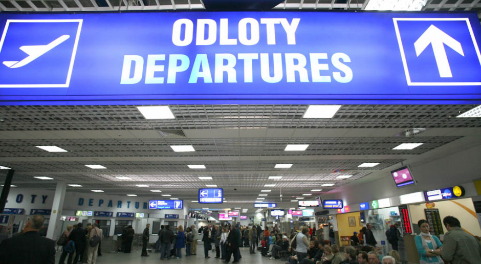 Śląskie: pasażerowie bedą mogli odebrać kartę EKUZ na lotnisku Katowice