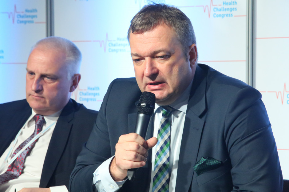 - Ustawa o sieci szpitali pokazuje, że chcemy promować jednostki z akredytacją - mówił wiceminister Marek Tombarkiewicz podczas sesji w drugim dniu II Kongresu Wyzwań Zdrowotnych w Katowicach. Fot. Archiwum Tombarkiewicz: większość szpitali w sieci osiągnie pozytywny efekt finansowy