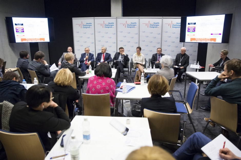 Świętokrzyskie Centrum Onkologii organizuje obecnie w każdym szpitalu powiatowym województwa swoją filię - mówiono podczas sesji. Fot. PTWP HCC 2017: rozpoznanie nowotworu nie może być domeną zarezerwowaną wyłącznie dla onkologii